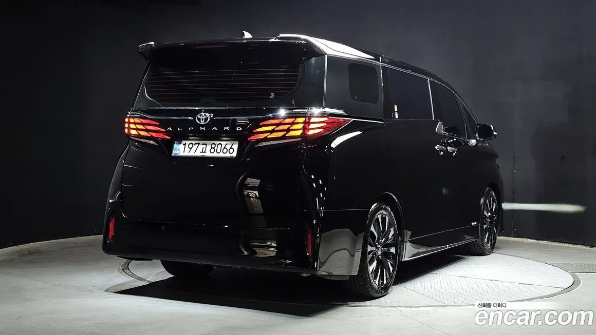 Toyota Alphard — фото 3