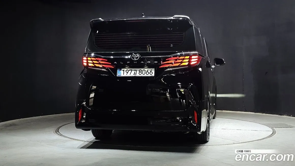 Toyota Alphard — фото 2