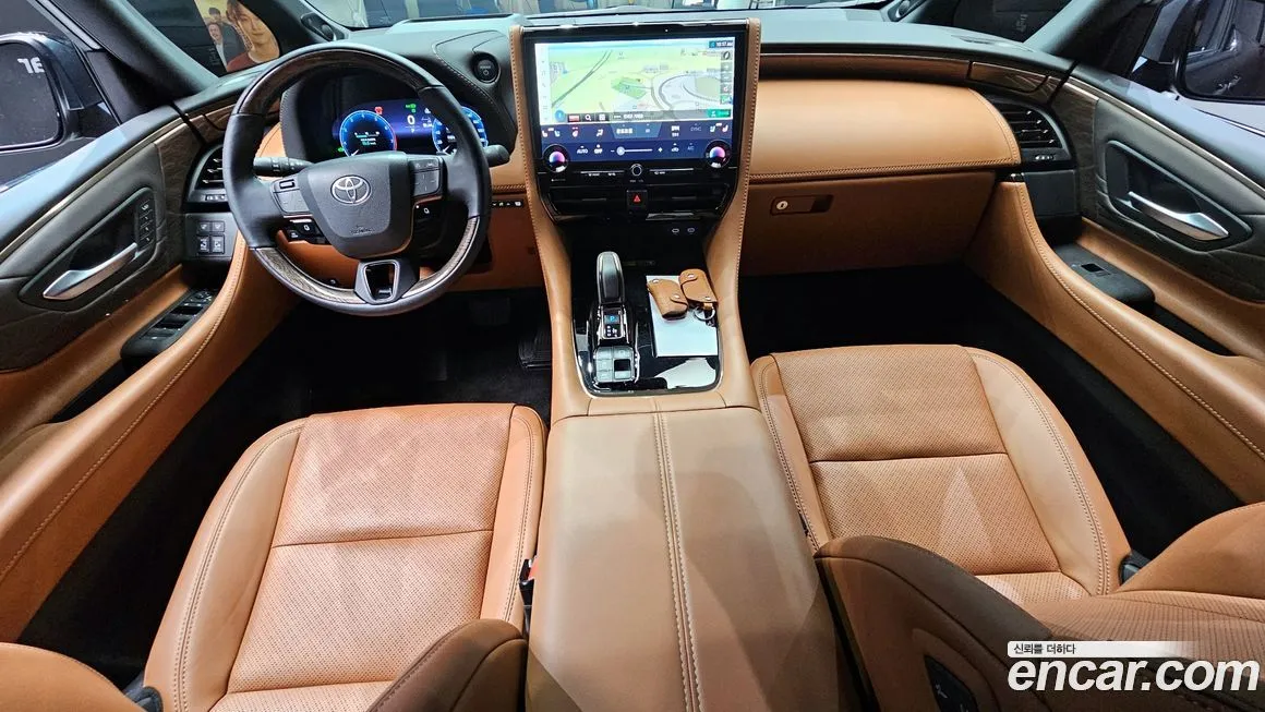 Toyota Alphard — фото 9