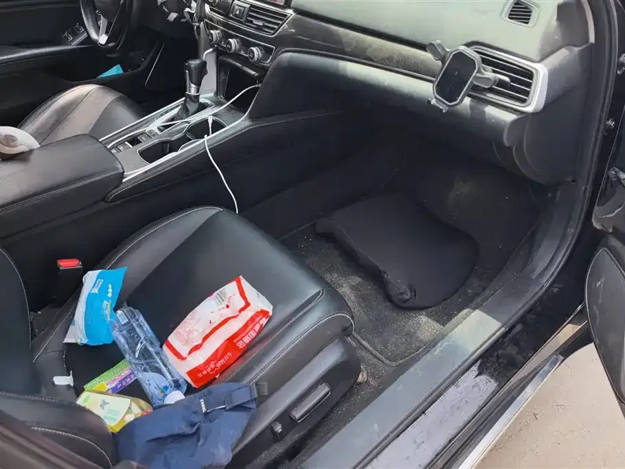Honda Accord — фото 9