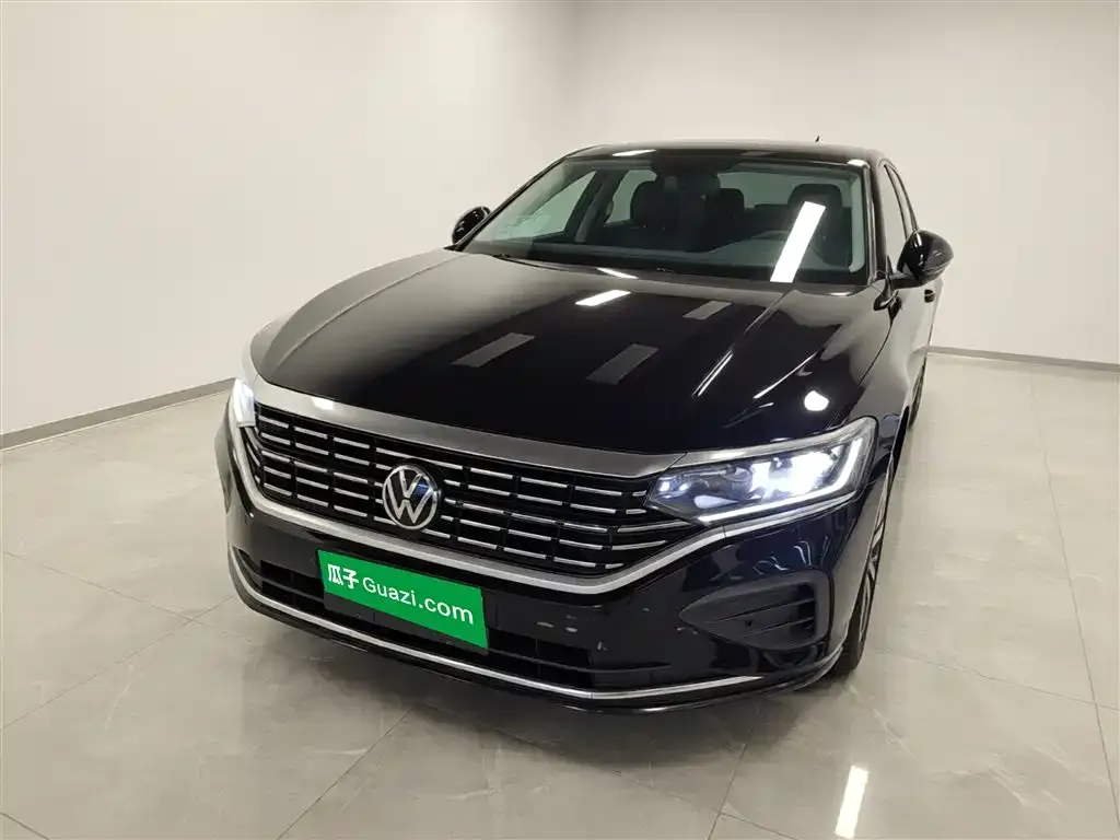 Volkswagen Passat — фото 1