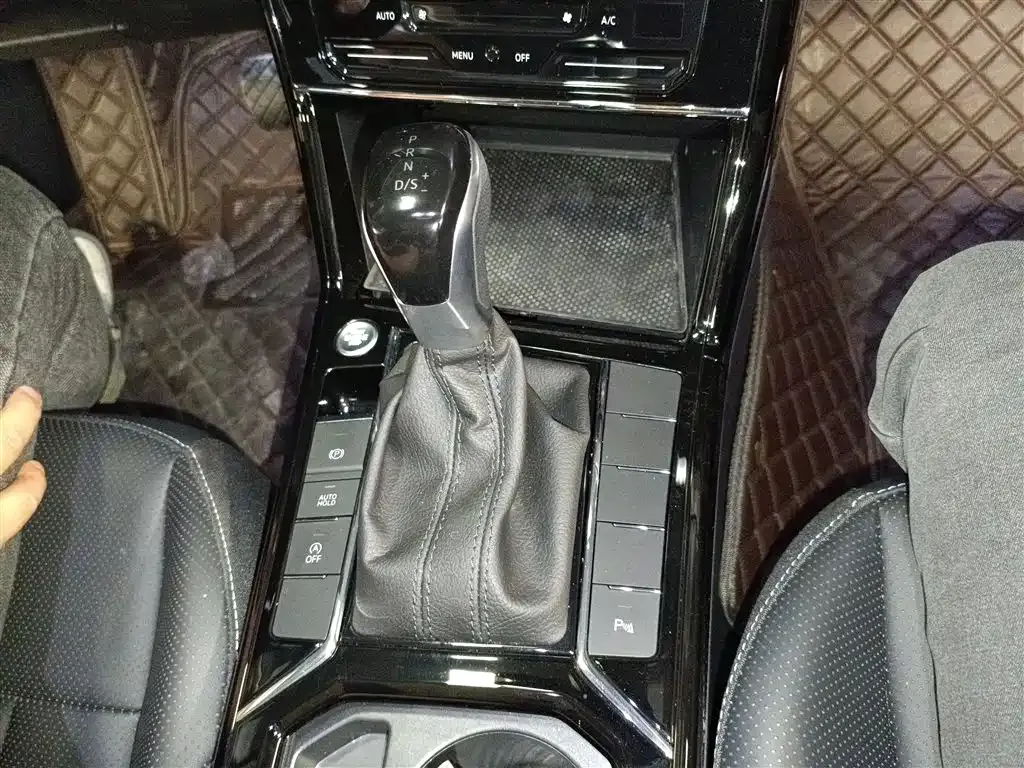 Volkswagen Passat — фото 10