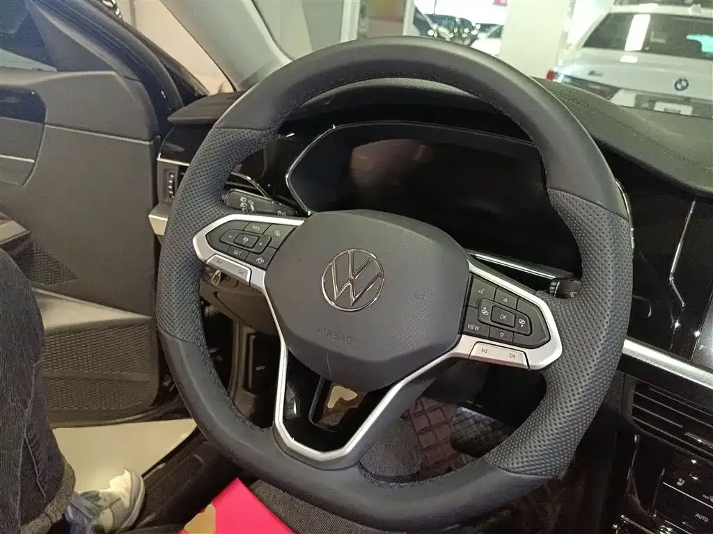 Volkswagen Passat — фото 9