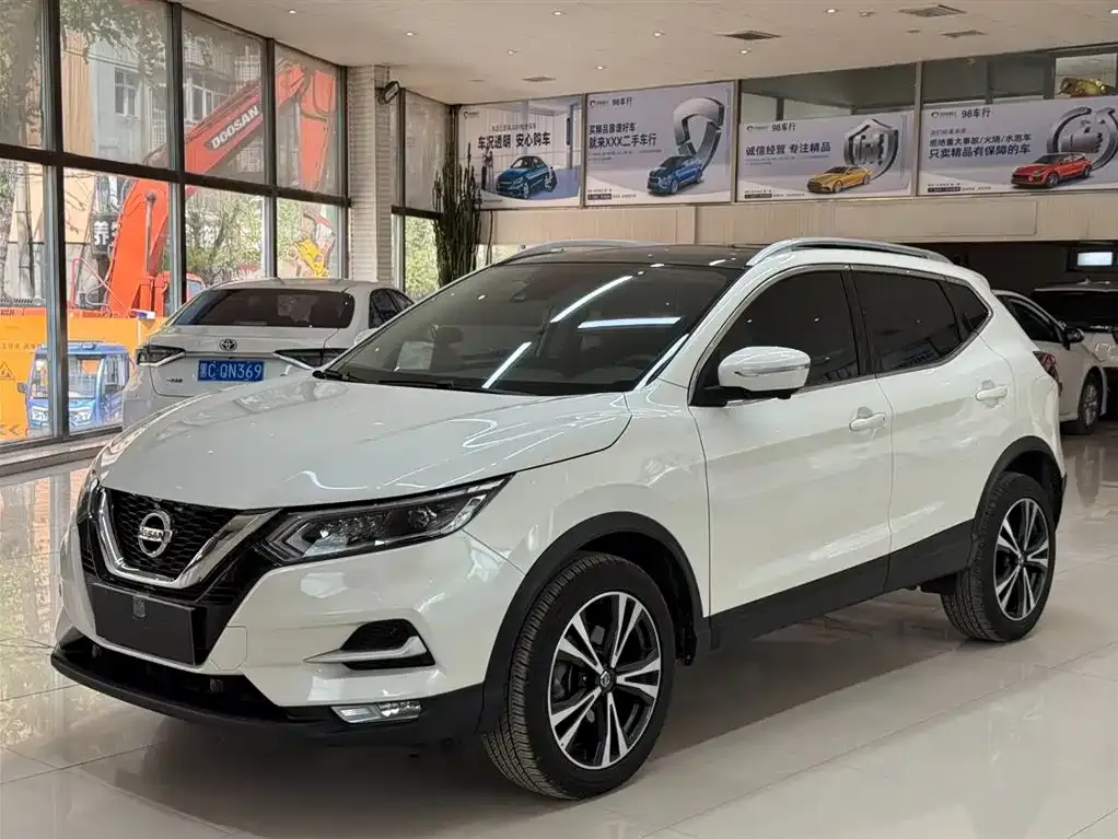 Nissan Qashqai — фото 1