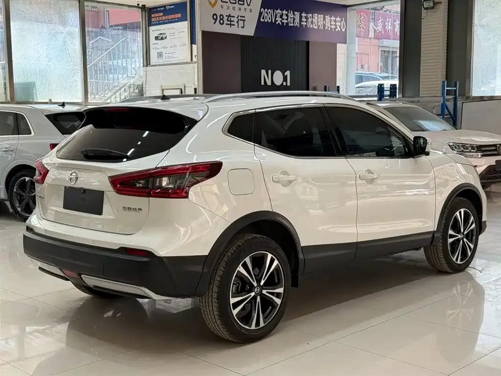 Nissan Qashqai — фото 7