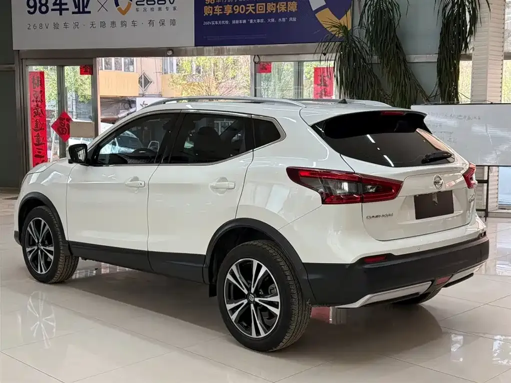 Nissan Qashqai — фото 8