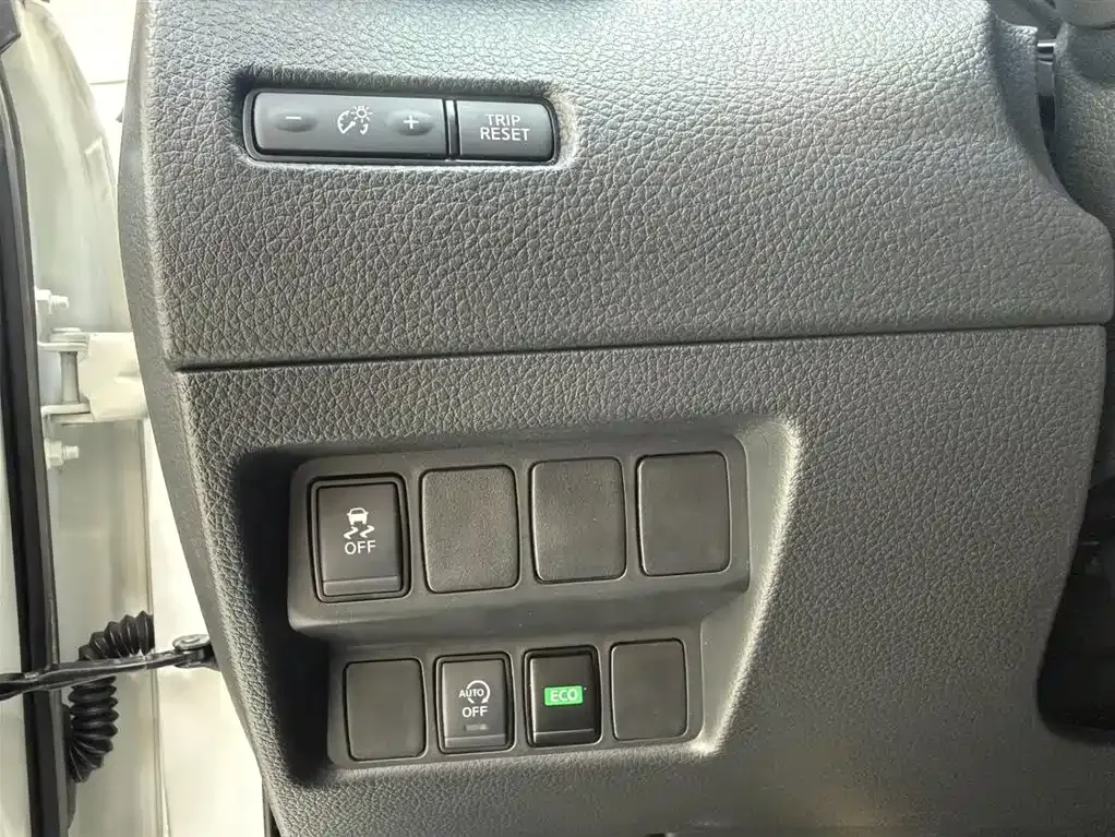 Nissan Qashqai — фото 10