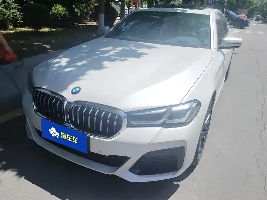 BMW 5 Series — фото 1