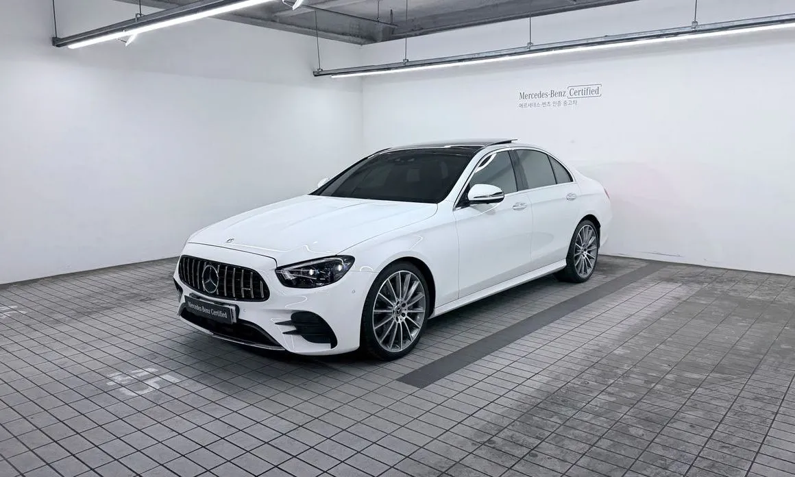 Mercedes-Benz E-Class — фото 1