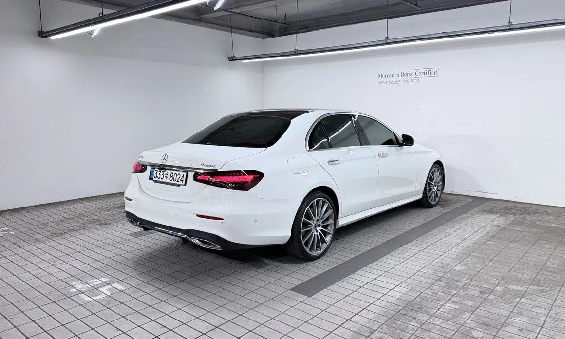 Mercedes-Benz E-Class — фото 8
