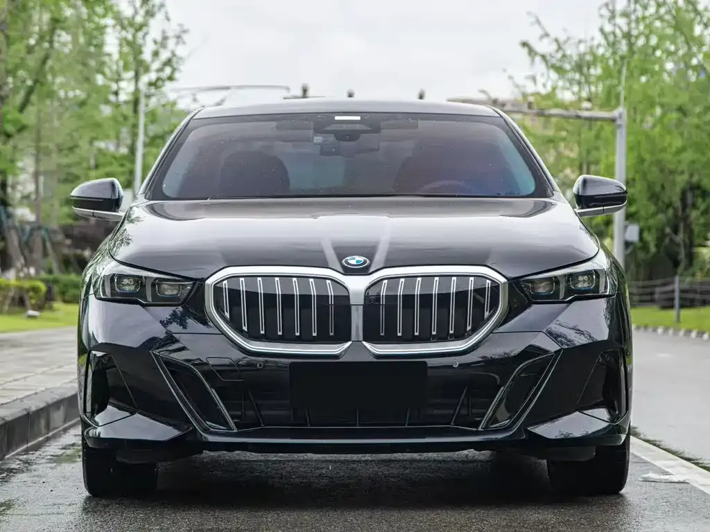 BMW 5 Series — фото 2
