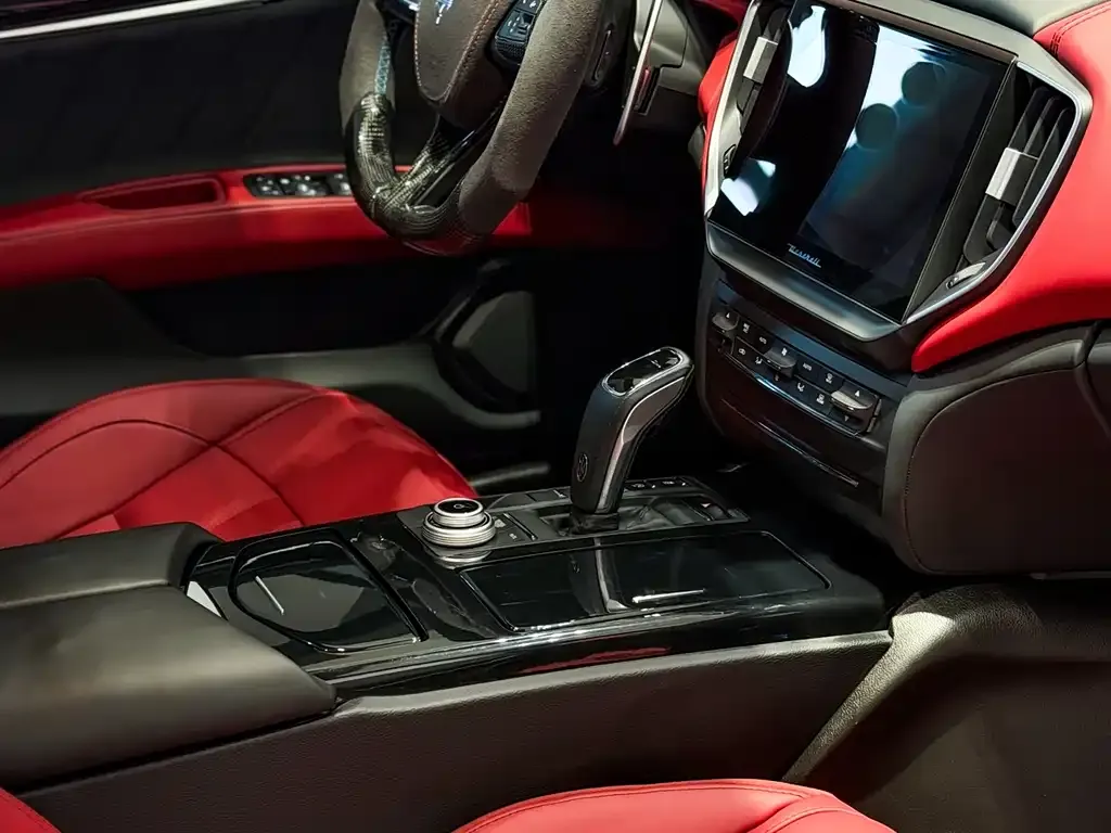 Maserati Ghibli — фото 8