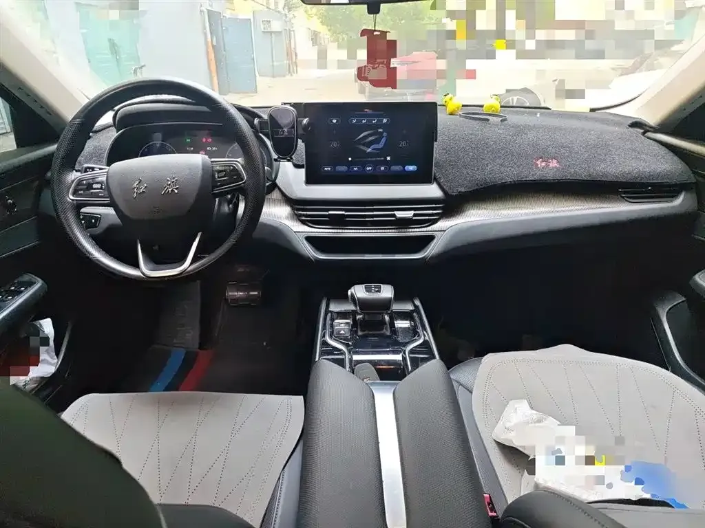 Hongqi E-QM5 — фото 3