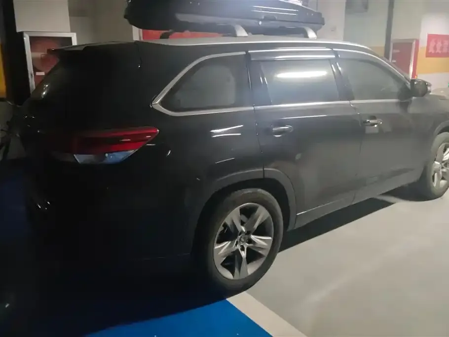 Toyota Highlander — фото 2