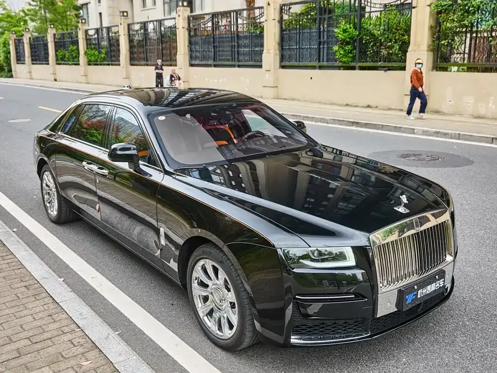 Rolls-Royce Ghost — фото 10
