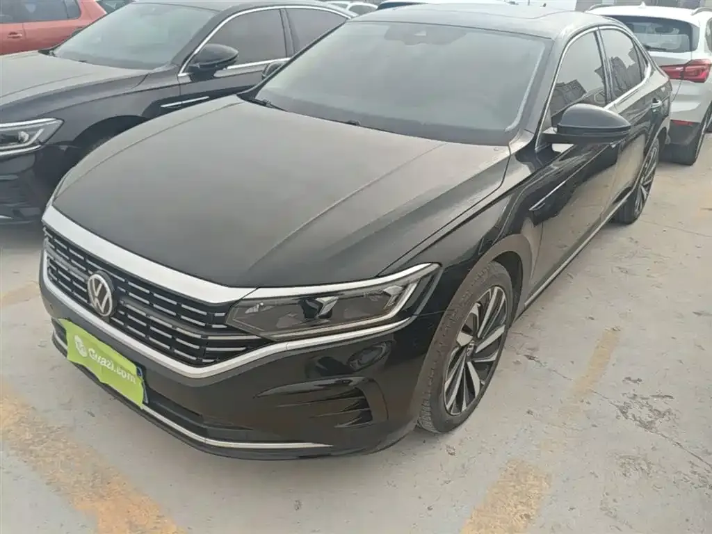 Volkswagen Passat — фото 1