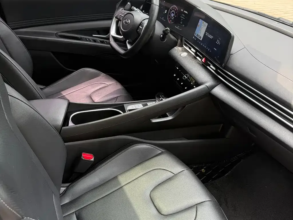 Hyundai Elantra 2022 из CN, фото 4