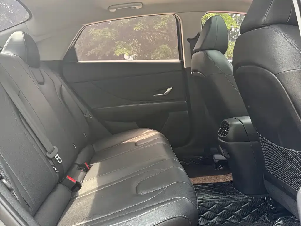 Hyundai Elantra 2022 из CN, фото 3