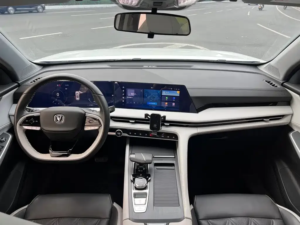 Changan CS75PLUS — фото 4