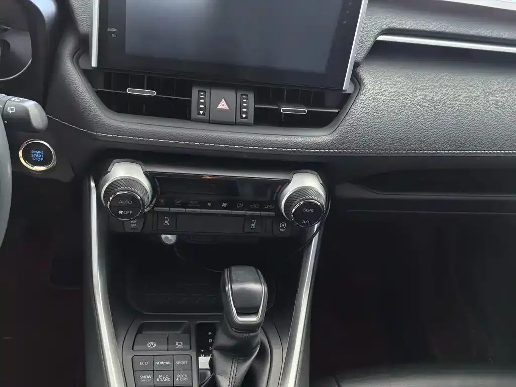 Toyota RAV4 — фото 3