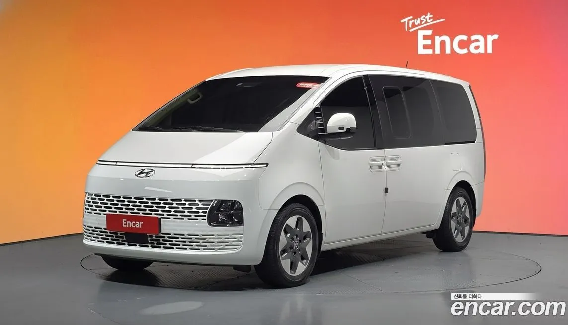 Hyundai Staria Tourer 9-Seater 1
