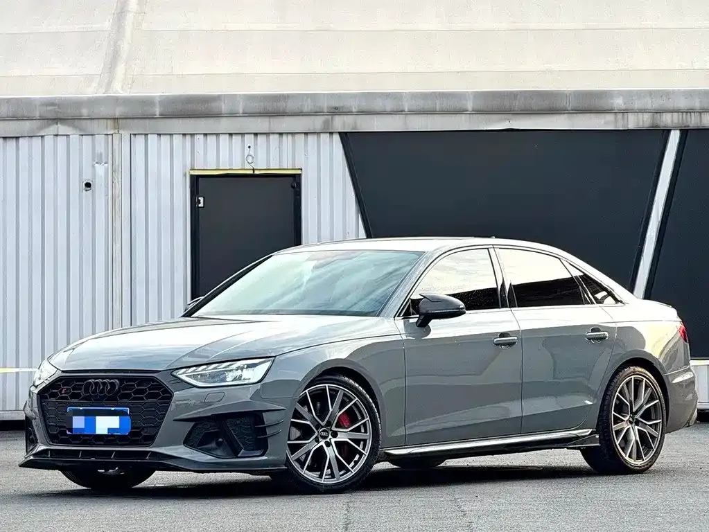 Audi S4 — фото 1