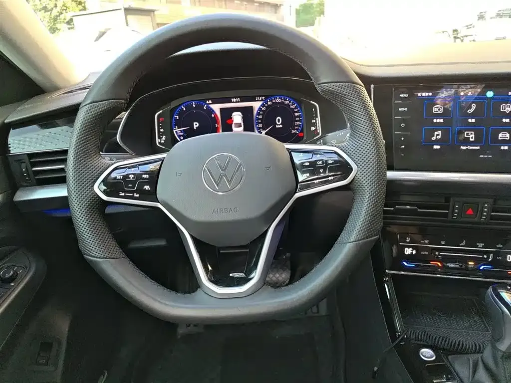 Volkswagen Passat — фото 8