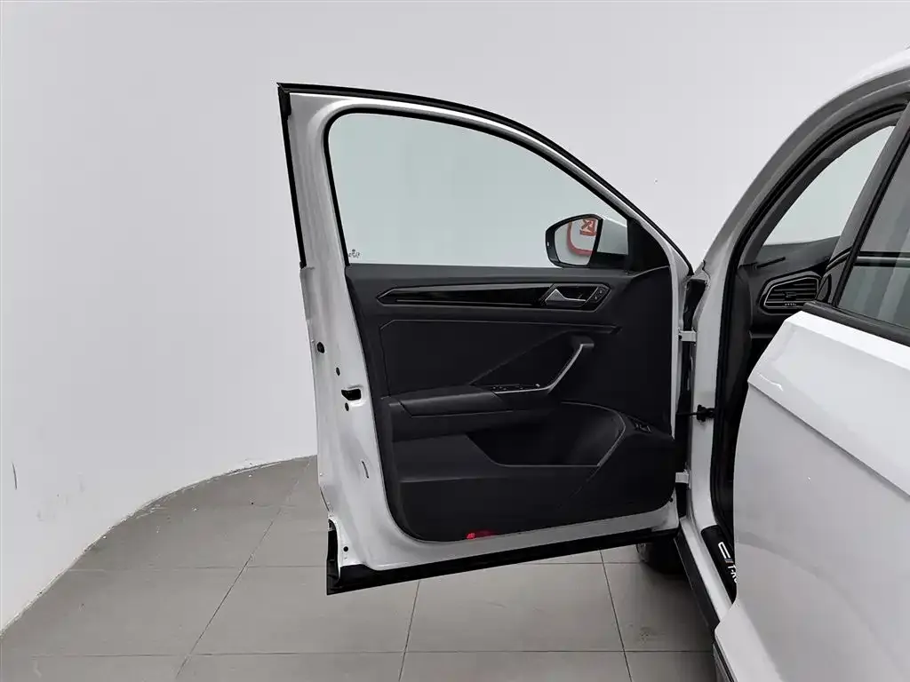 Volkswagen T-Roc 2022 из CN, фото 7