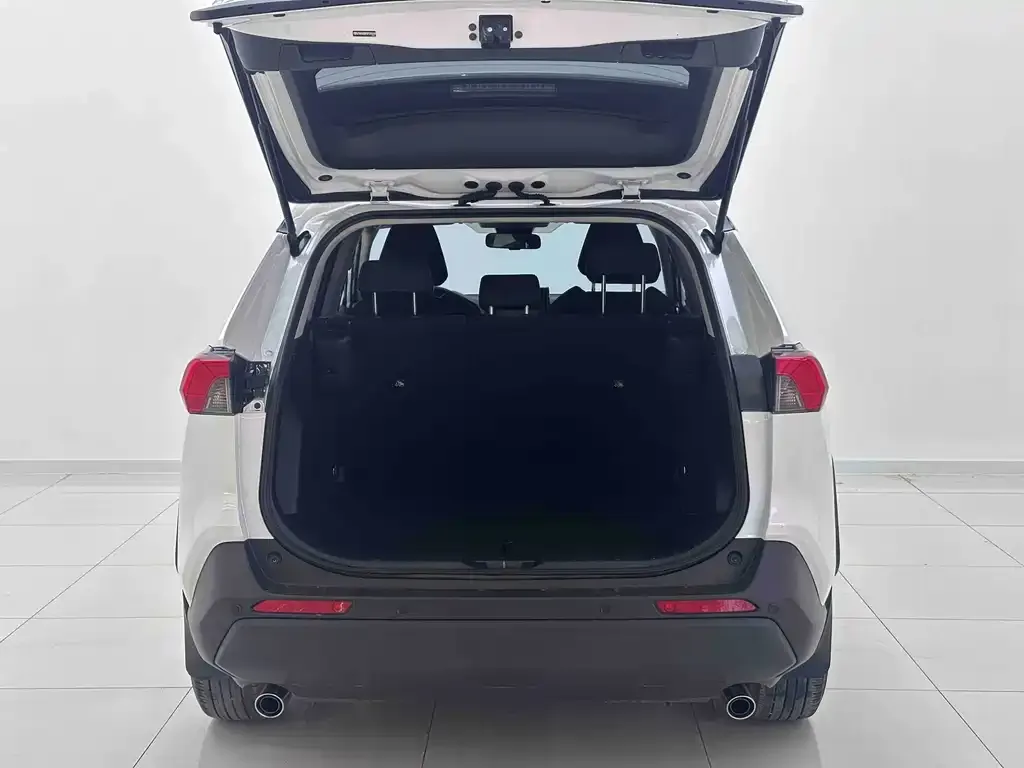 Toyota RAV4 2023 из CN, фото 6