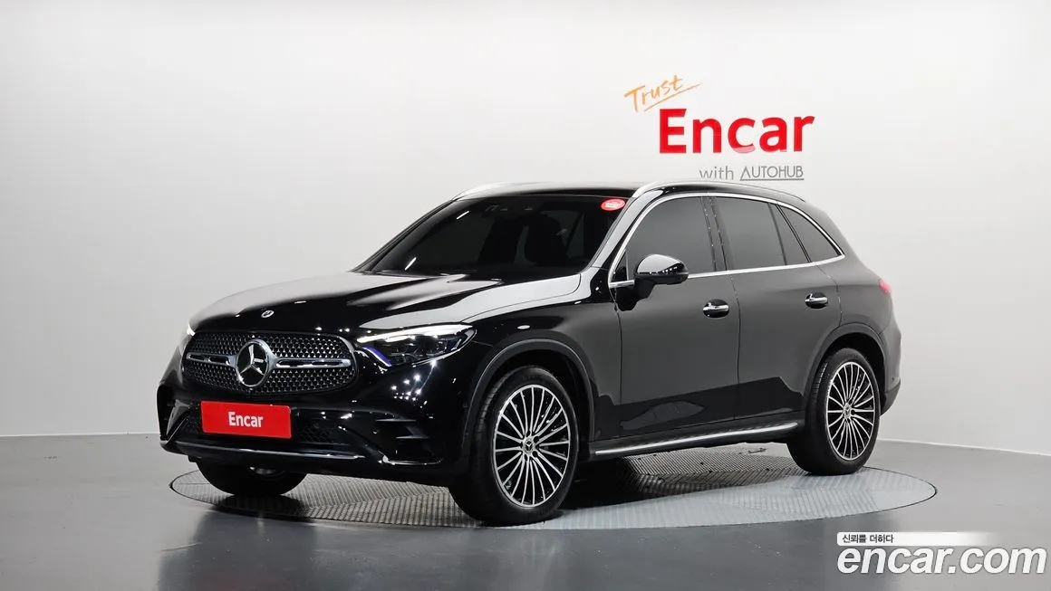 Mercedes-Benz GLC-Class GLC300 4MATIC AMG Line 1