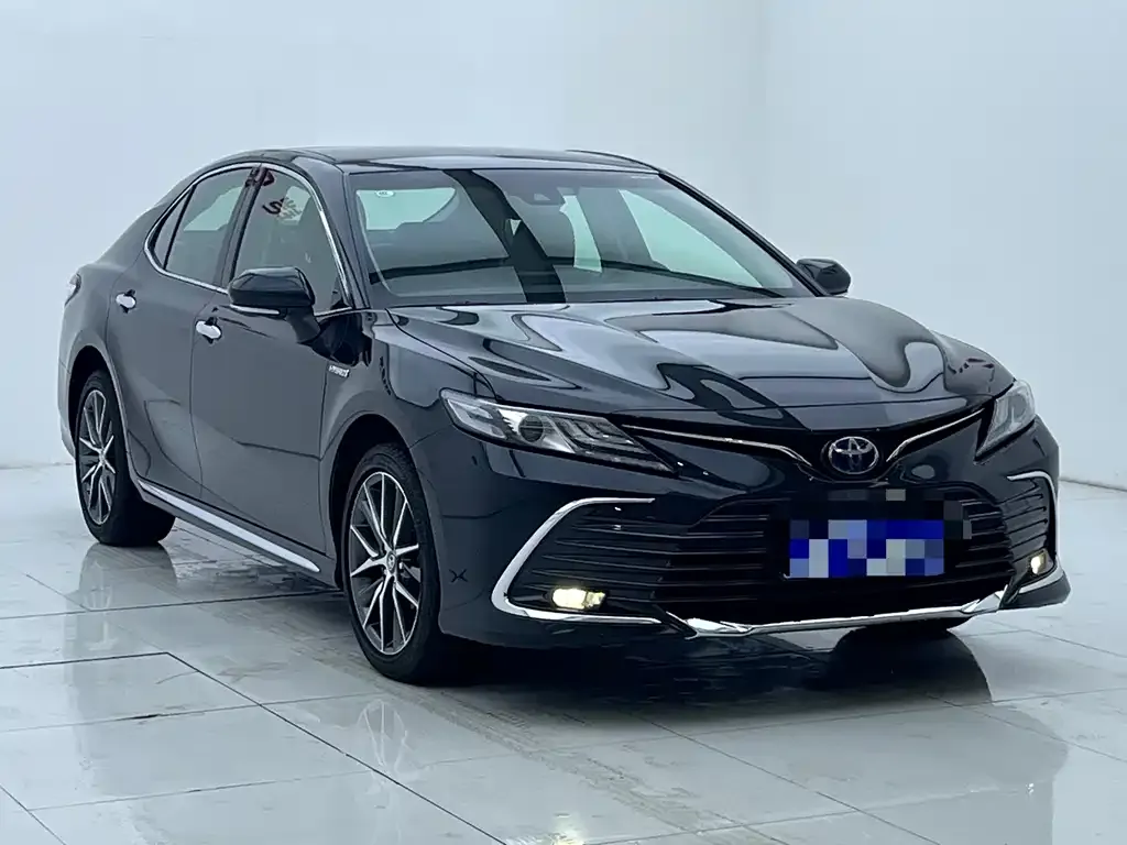 Toyota Camry — фото 6