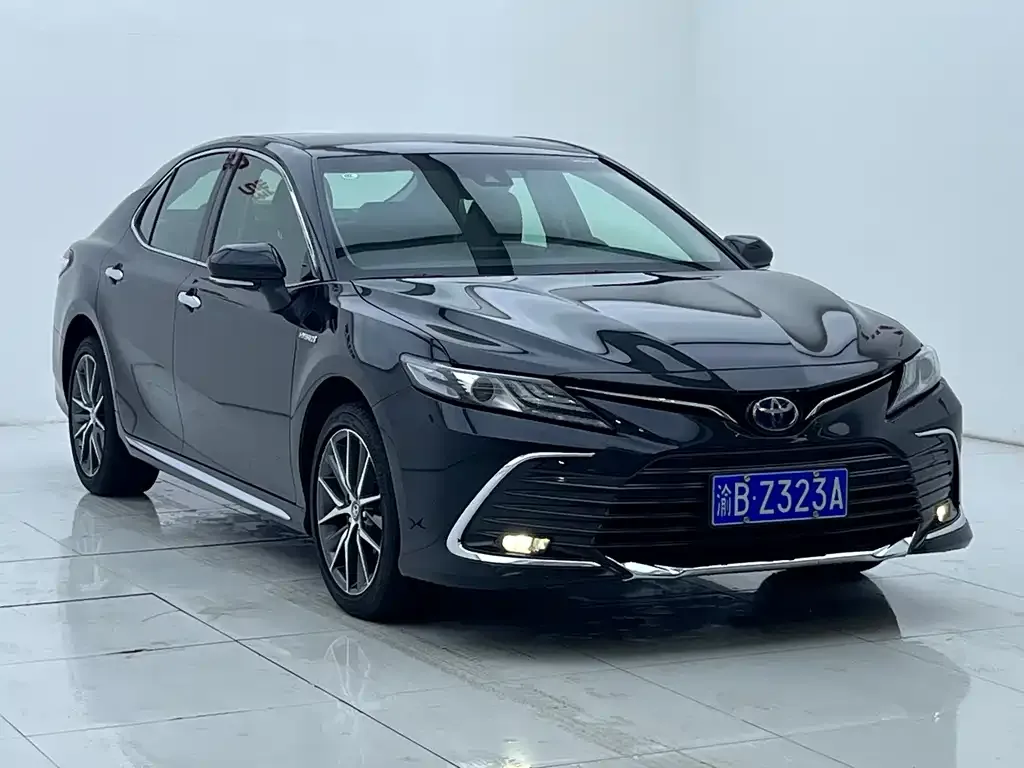 Toyota Camry — фото 8