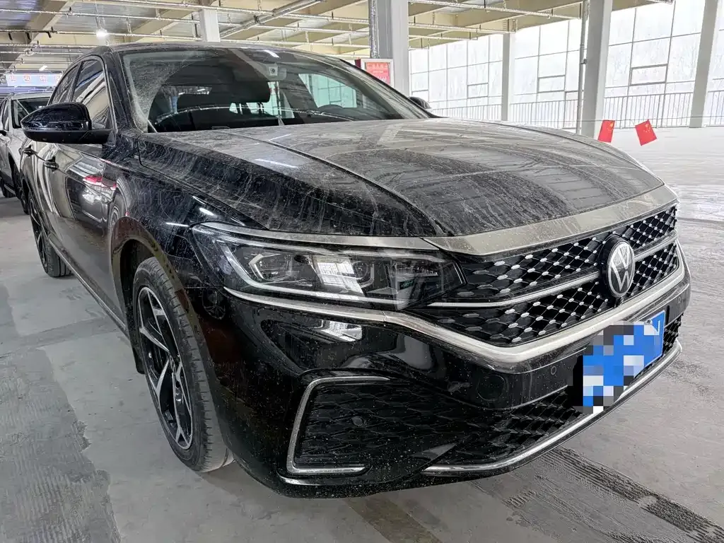 Volkswagen Passat — фото 10