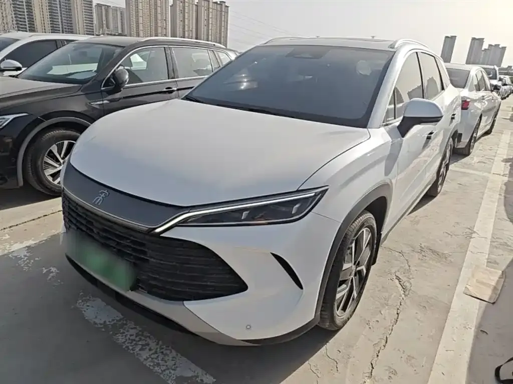 BYD L DM-i — фото 1
