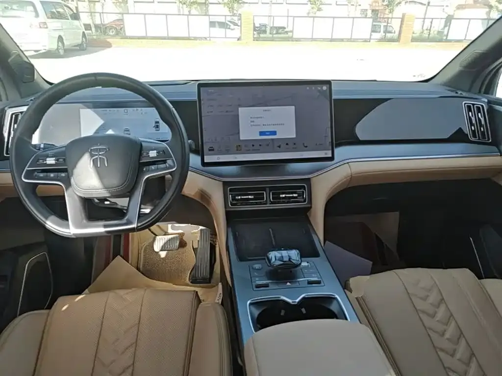 BYD L DM-i — фото 3
