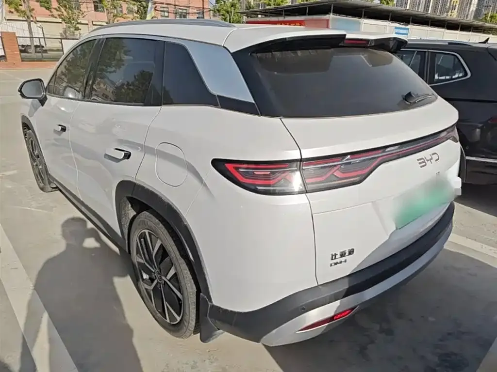 BYD L DM-i — фото 10