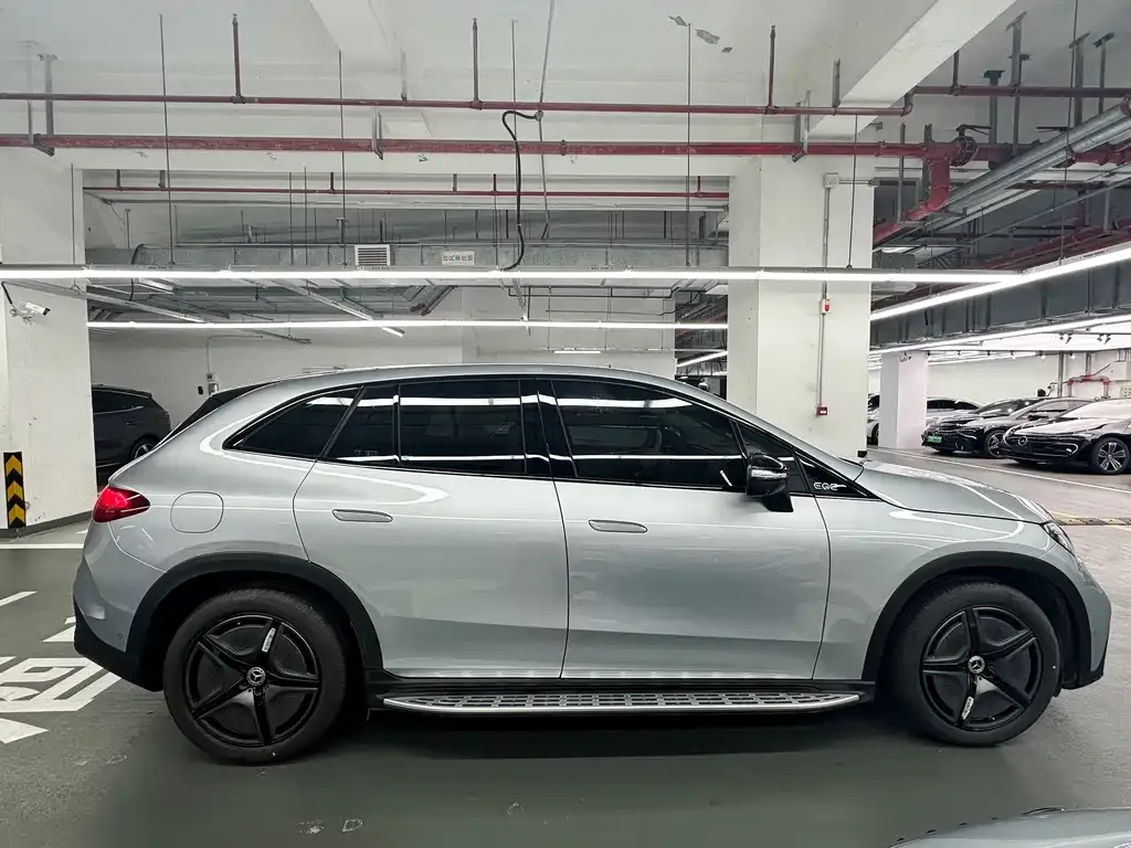 Mercedes-Benz EQE SUV — фото 10