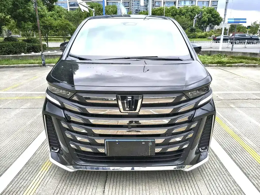 Toyota Vellfire — фото 4