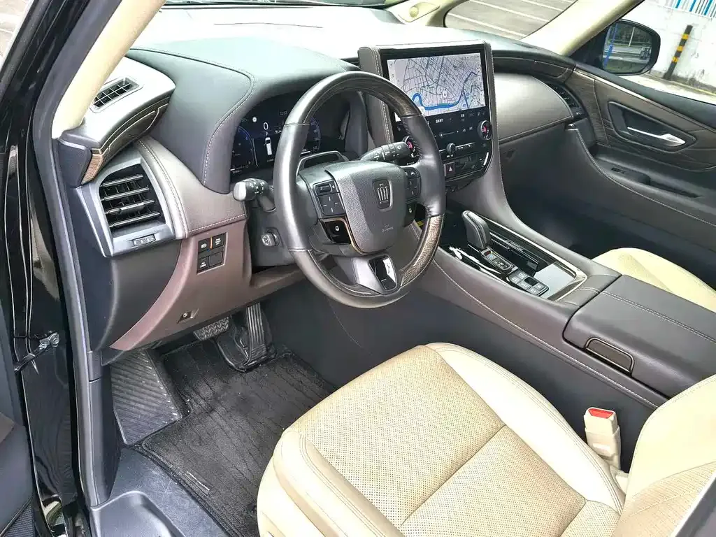 Toyota Vellfire — фото 2