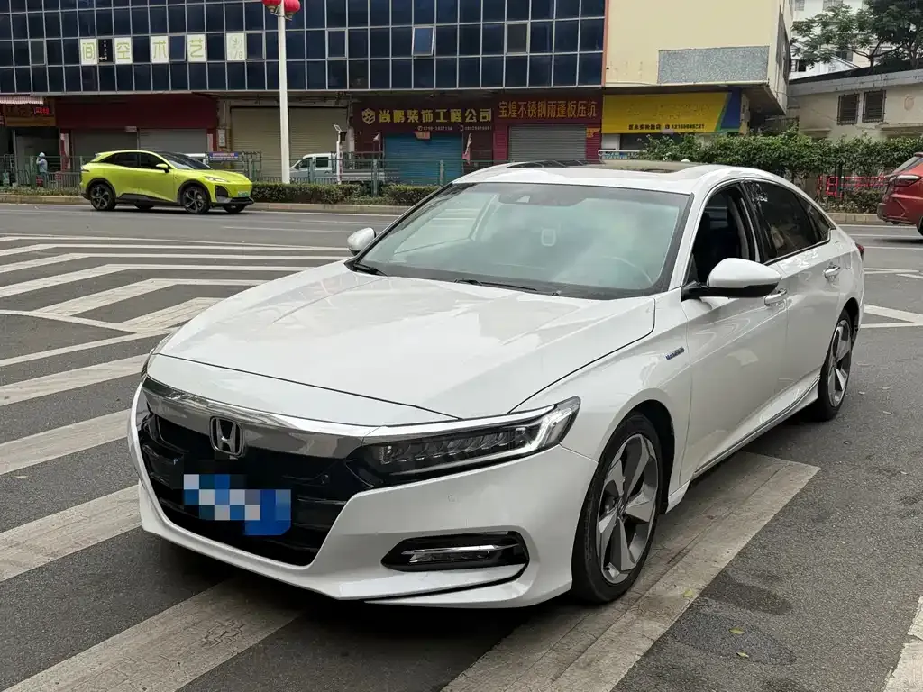 Honda Accord — фото 1