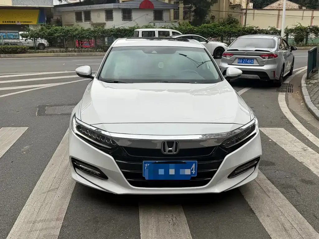 Honda Accord — фото 9