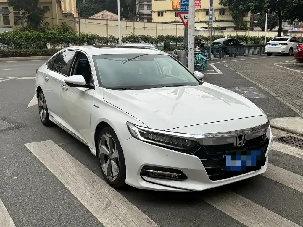 Honda Accord — фото 7
