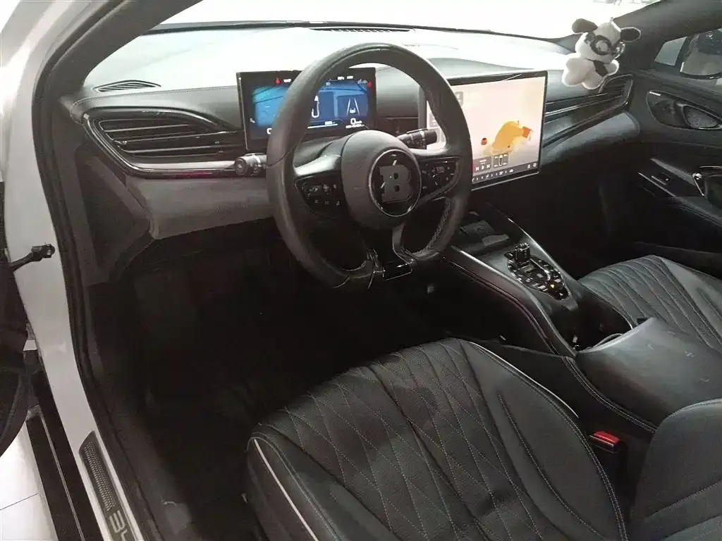 BYD Seal — фото 10