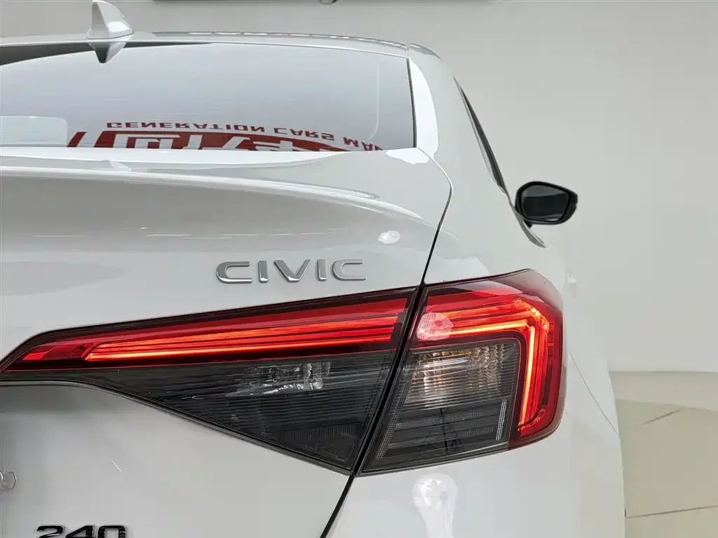 Honda Civic — фото 10