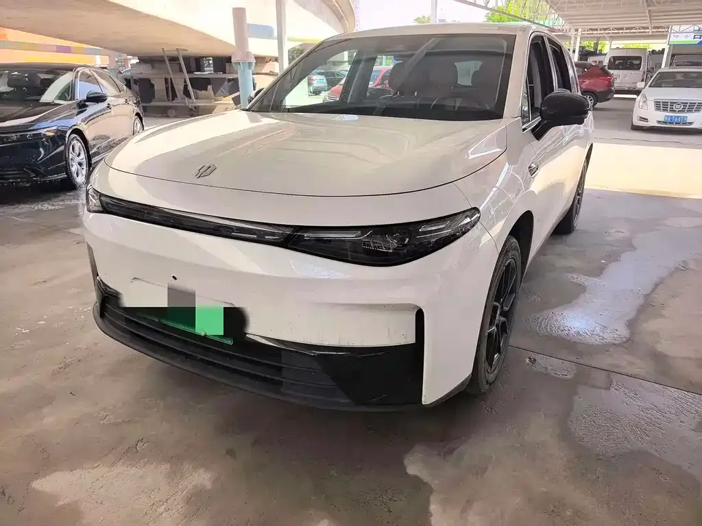 Leapmotor C10