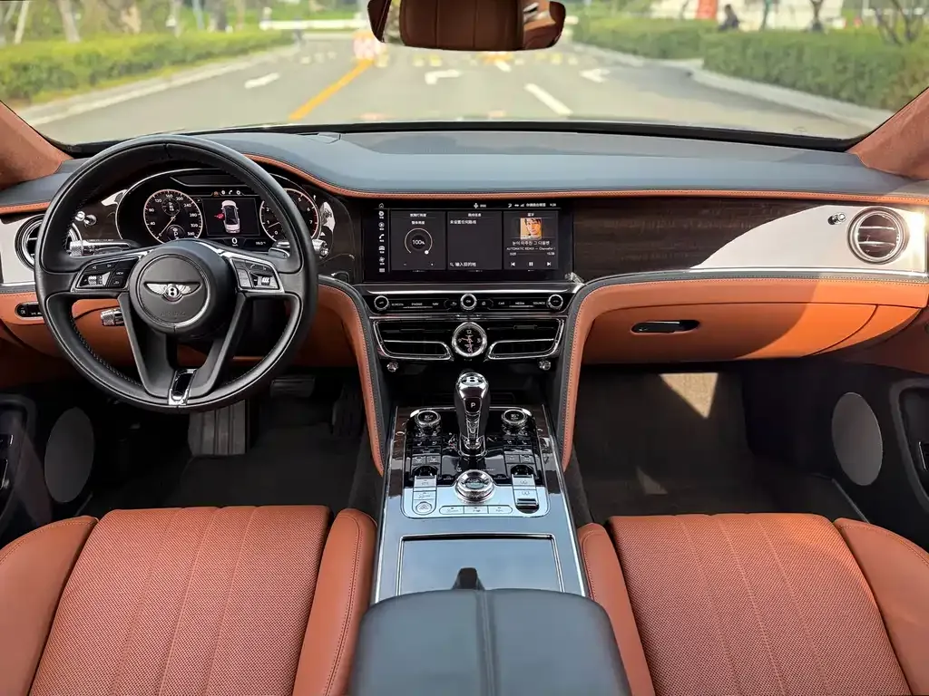 Bentley Flying Spur — фото 3