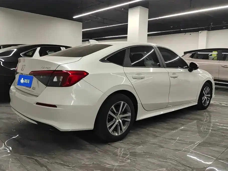 Honda Civic — фото 8