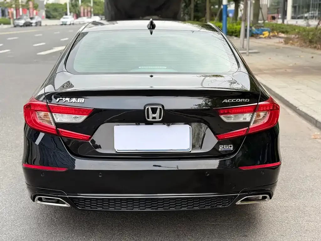 Honda Accord — фото 7