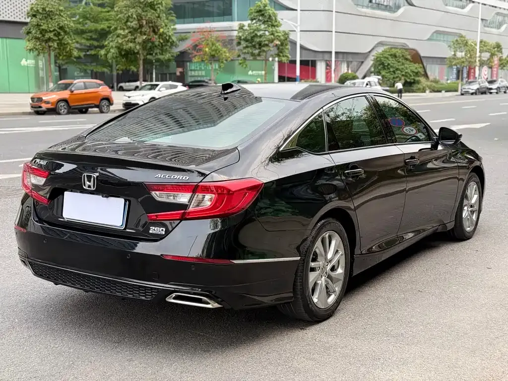 Honda Accord — фото 5