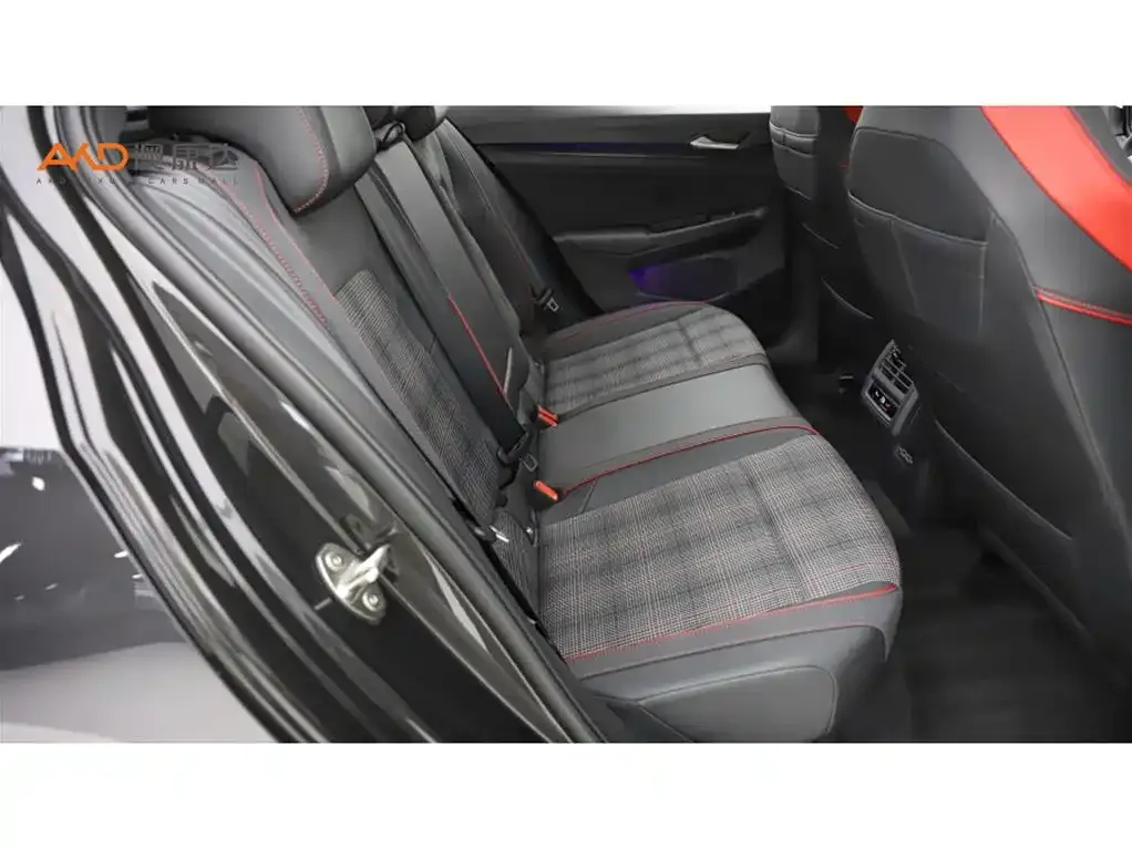 Volkswagen Golf GTI — фото 2
